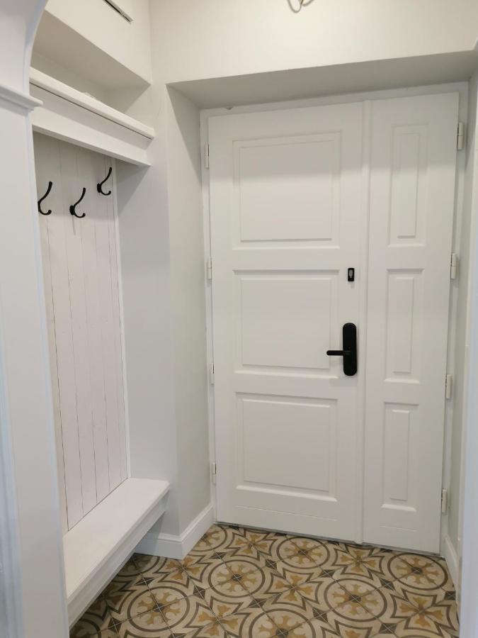 Apartament Podoficerski Z Sauna-Fvat, Parking ปูวาวือ ภายนอก รูปภาพ